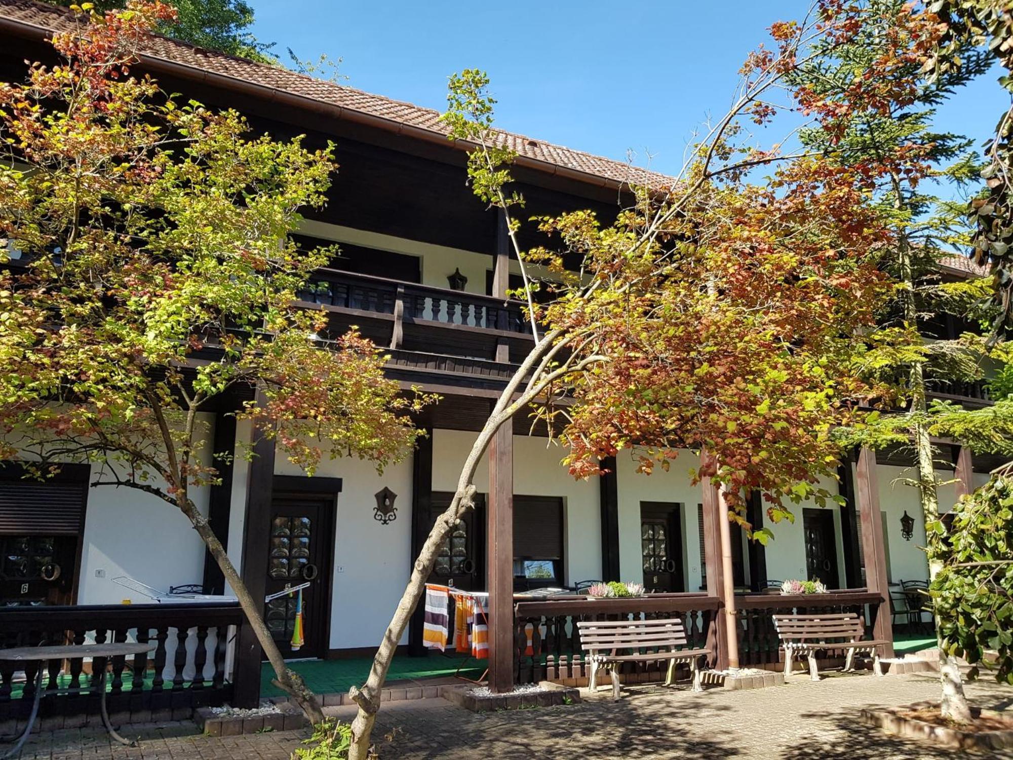 Motel Zur Festwiese Gierstädt Exterior photo