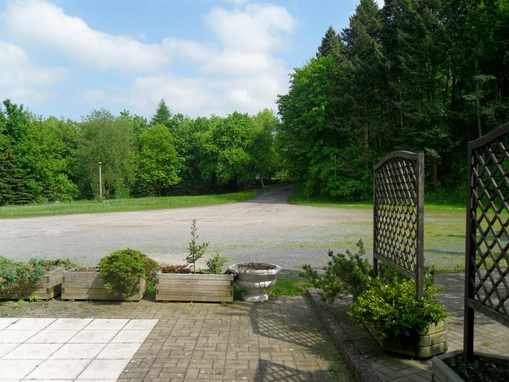Motel Zur Festwiese Gierstädt Exterior photo