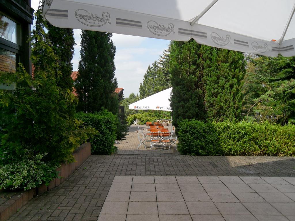 Motel Zur Festwiese Gierstädt Exterior photo