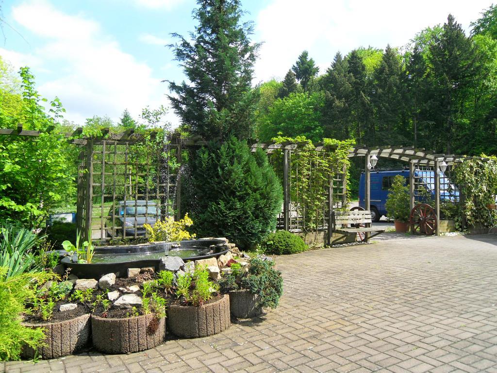 Motel Zur Festwiese Gierstädt Exterior photo