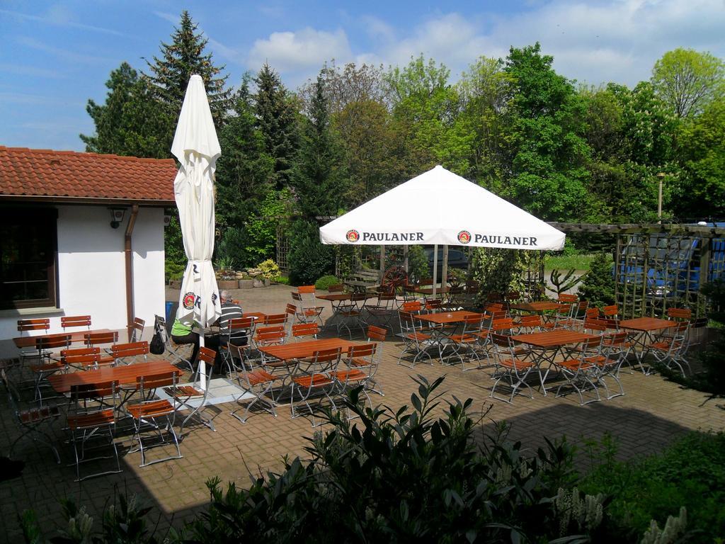 Motel Zur Festwiese Gierstädt Exterior photo