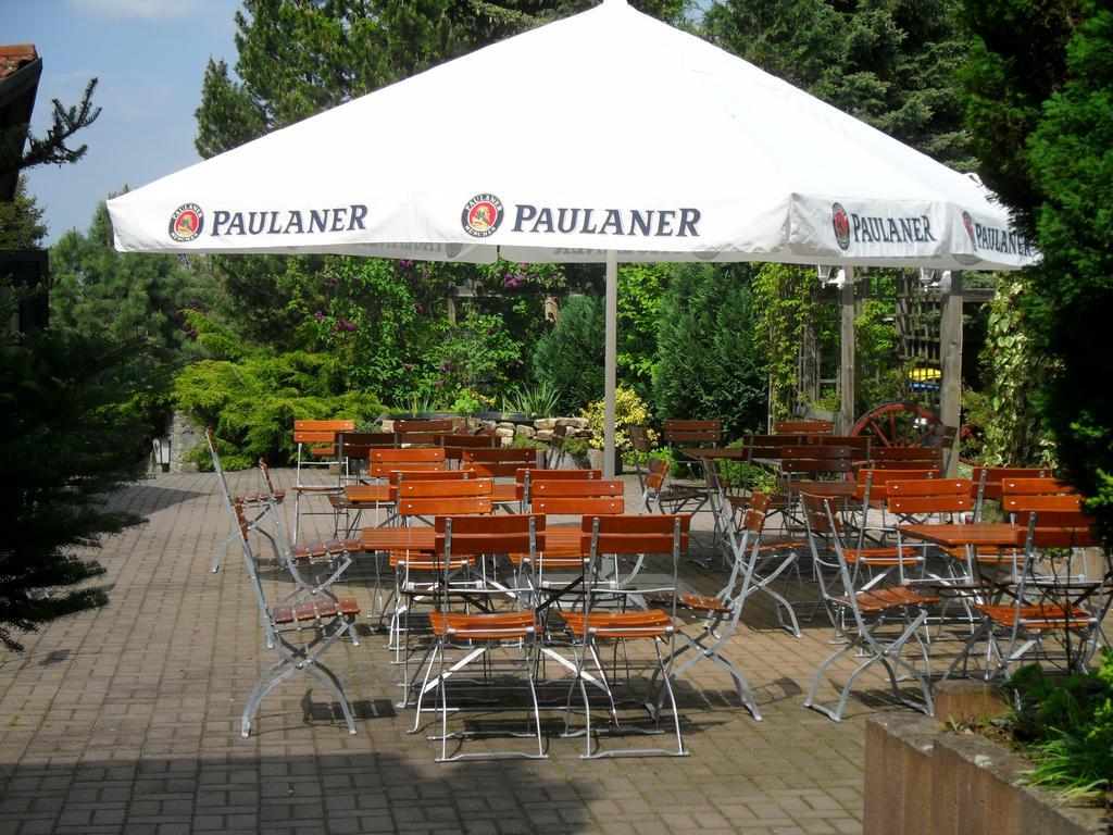 Motel Zur Festwiese Gierstädt Exterior photo