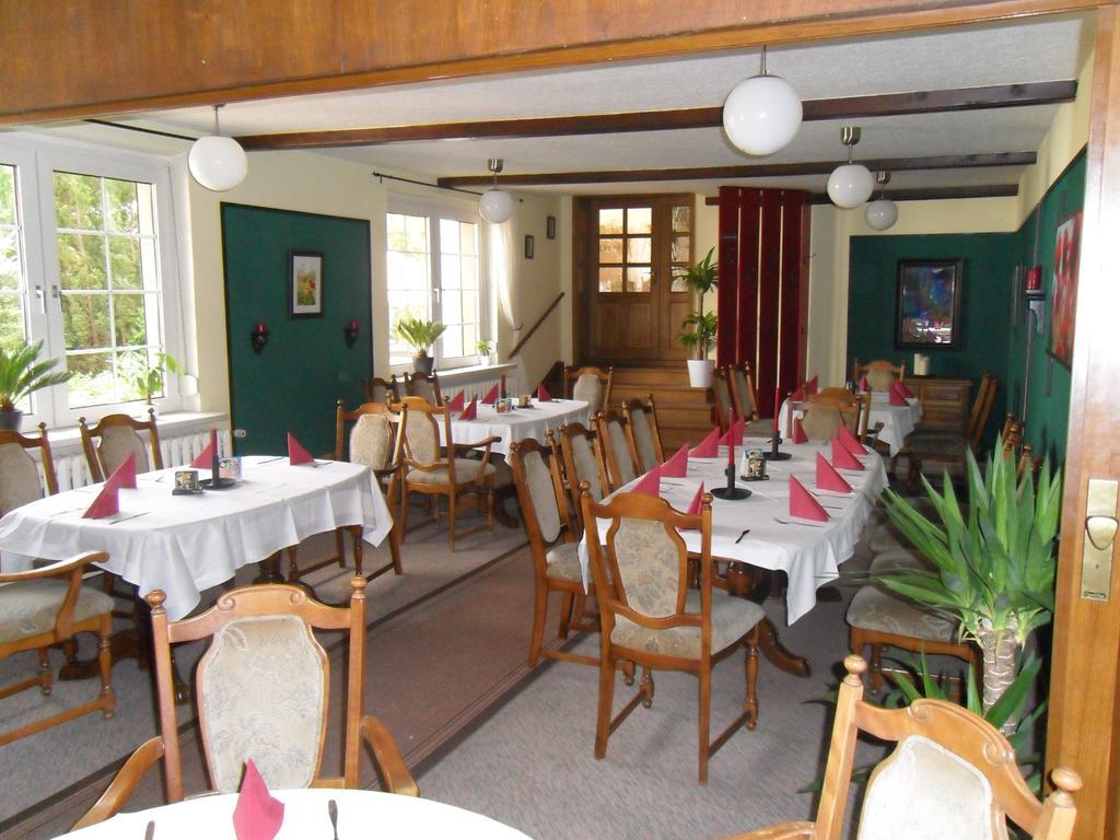 Motel Zur Festwiese Gierstädt Exterior photo