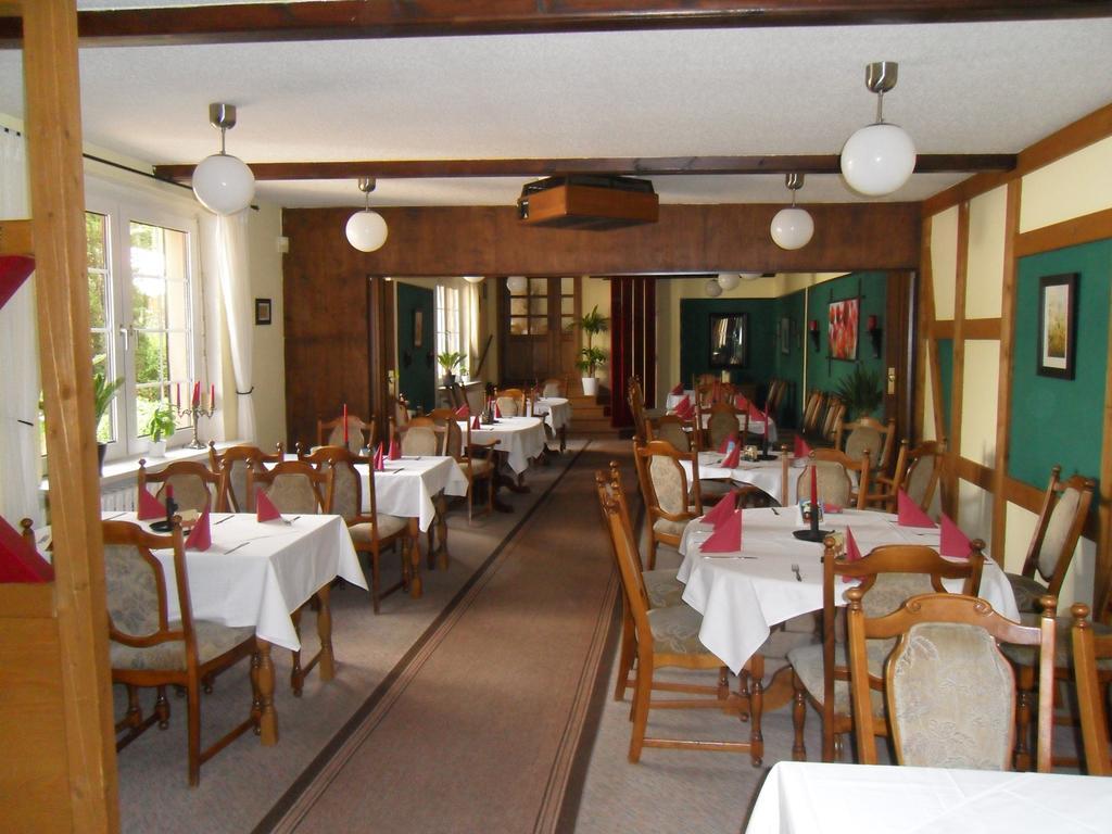 Motel Zur Festwiese Gierstädt Exterior photo