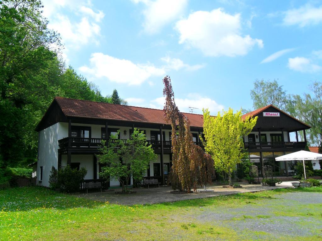 Motel Zur Festwiese Gierstädt Exterior photo